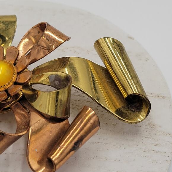 Vintage Two Tone Copper & Gold Ribbon Flower Brooch Pin Yellow Faux Pearl Stone - Picture 9 of 12